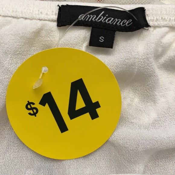 New Off the Shoulder Top With Lace - Picture 4 of 6